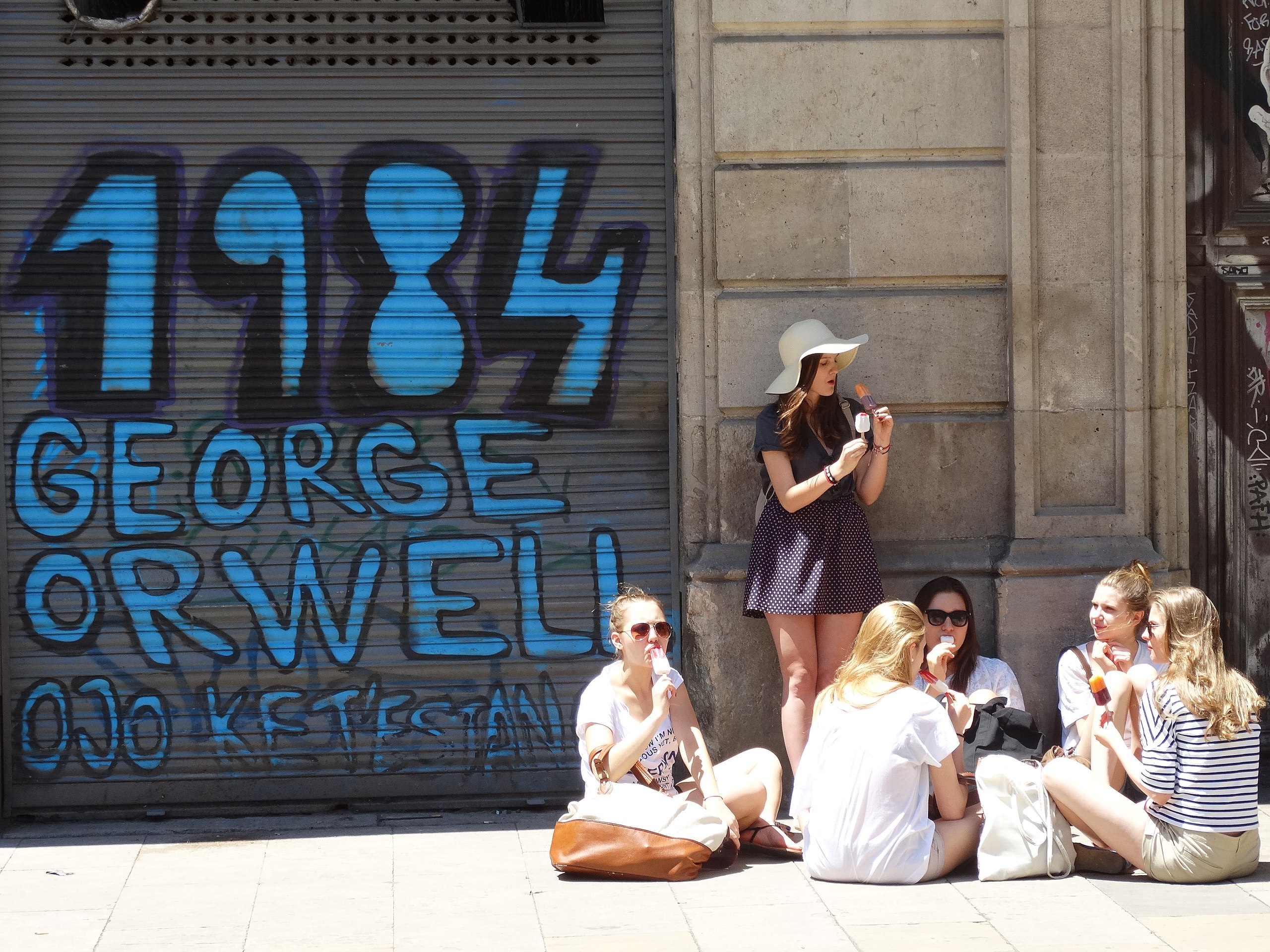 Egy Orwell-graffiti Barcelonában