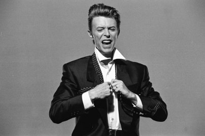Amikor David Bowie a hűtőben rejtegette a vizeletét, mert félt, hogy a boszorkányok el akarják lopni
