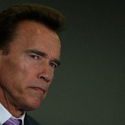 Karambolozott Arnold Schwarzenegger