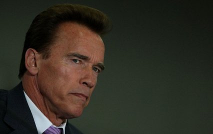 Karambolozott Arnold Schwarzenegger