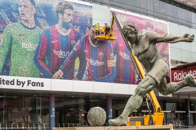 Hogy futhatja a Barcelonának még a csőd szélén is új játékosokra?