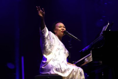 Emeli Sandé coming outolt, és boldogabb, mint valaha 