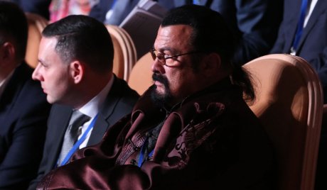 Steven Seagal Moszkvában parolázott 70. születésnapján