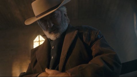 Új felvételek kerültek elő a Rust forgatásán lövöldöző Alec Baldwinról