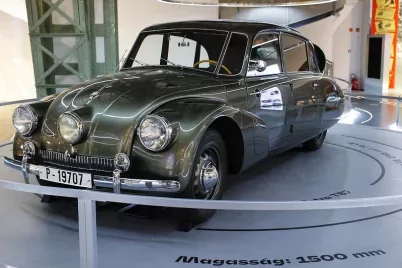 Autóritkaságok érkeztek a Millenárisra