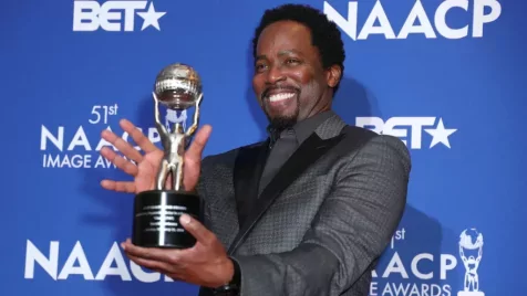 Mindjárt 60, de feleannyinak néz ki a Mátrix és a Lost sztárja