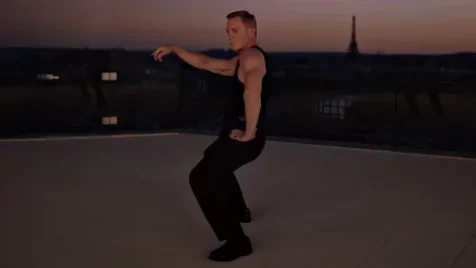 Daniel Craig a vodka-martini helyett a s*ggét rázza