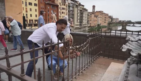 A félmeztelen Bogival erotikázott Árpa Attila, aztán Timit választotta