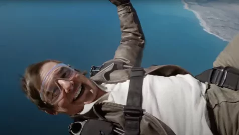 Tom Cruise zuhanás közben mondott köszönetet a rajongóknak