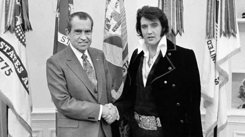 Elvis Nixon elnök beépített ügynöke volt?