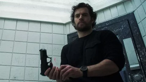 Henry Cavill szexuális ragadozók nyomába ered