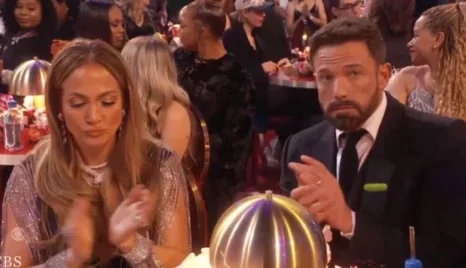 Szörnyen szenvedett Ben Affleck a Grammy-gálán, beindult a mémgyár (újra)