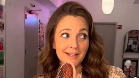 Drew Barrymore dalban reagált Hugh Grant beszólására