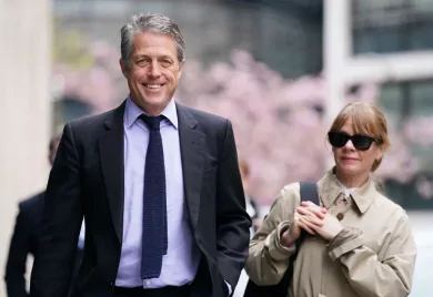 Harry herceg mellett tanúskodott Hugh Grant