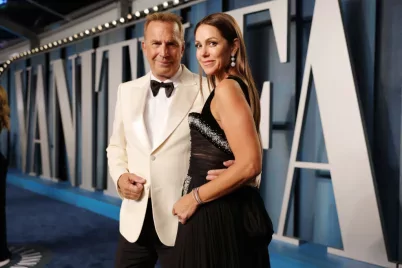Eldurvult Kevin Costner válása, kidobta a feleségét a házból