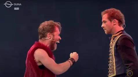 Ilyen lett István, a retro király