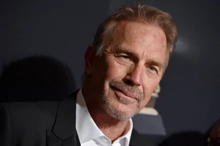 Kevin Costner egy szexkomédiával kezdte a pályáját, el is tüntetné a világ szeme elől