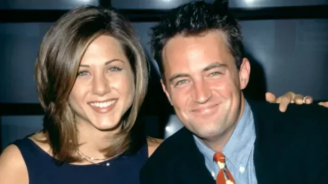 Jennifer Aniston még sms-ezett Matthew Perryvel a halála reggelén