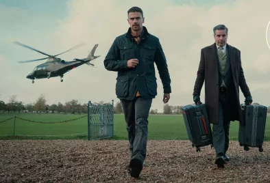 Úriemberek - Guy Ritchie pazar gengsztersorozatot hozott a Netflixre