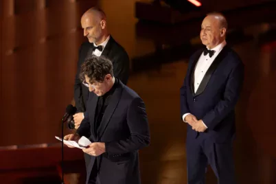 Össztűz alá került az Oscar-díjas Érdekvédelmi terület rendezője
