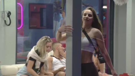 VV12: rúdtánc és nagymosás korbácsolta fel a hangulatot