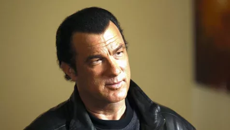 A film, amiben tényleg szétverték Steven Seagal arcát