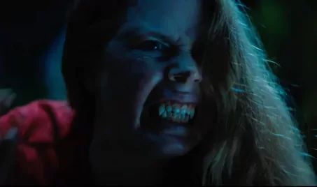 Amy Adams kutyává változik az új horrorvígjátékában