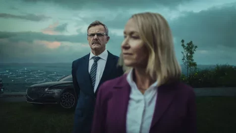 Snüsszön pörgő skandináv gazdagok alázzák egymást