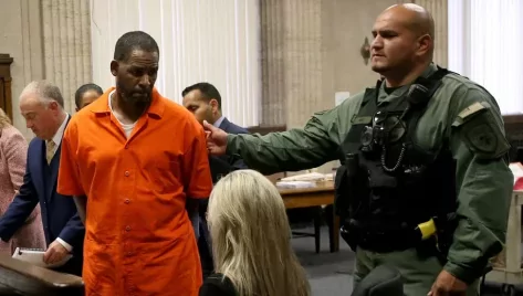 R. Kelly lánya azt állítja, az apja szexuálisan zaklatta gyerekkorában