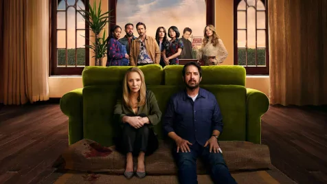 Hullik a vakolat - Hol könnyed vígjáték, hol megható dráma Lisa Kudrow jutalomjátékával