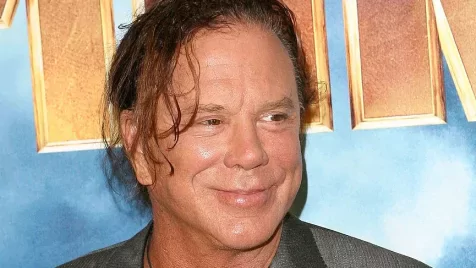 Mickey Rourke perelni készül, miután kirakták a brit valóságshow-ból 