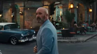 A Netflix új vígjátéksorozatából máris követelik a második évadot a nézők