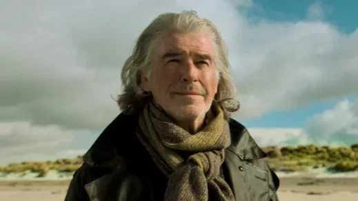 Pierce Brosnan isteni sugallatra megnöveszti a haját