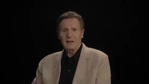 Könnyesre neveted magad: nem hiszed el, hogy népszerűsíti az új Csupasz pisztolyt Liam Neeson – VIDEÓ!