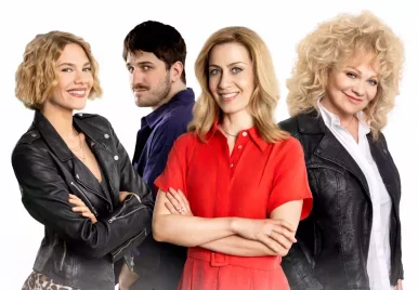 Itt a Szenvedélyes nők, Herendi Gábor új filmjének nem túl szenvedélyes plakátja