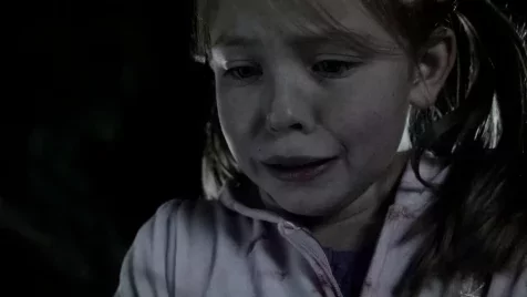 Láttad már a 12 éves Sydney Sweeney-t zombik elől menekülni?