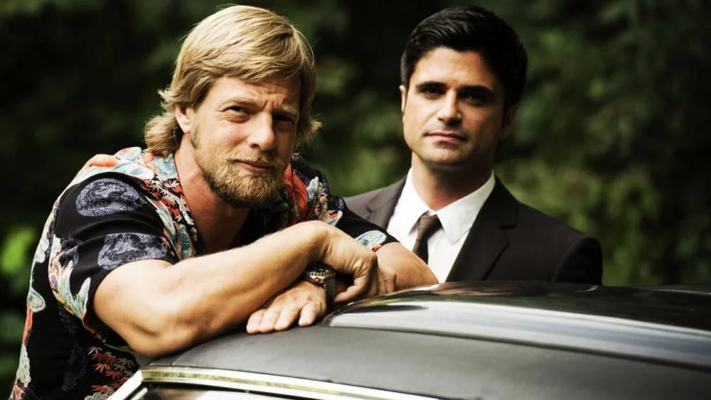 Az utolsó zsaru || Aki magasra tör