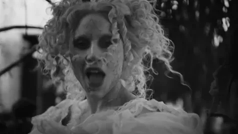 Tim Burtonnel forgatott klipet Lady Gaga: íme a szürreálisan zseniális videó 