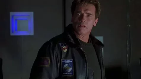 Schwarzenegger majdnem megfulladt ennek a sci-finek a forgatásán