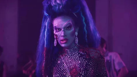 A horrorpápa lánya zombi drag queenekről készített filmet - ELŐZETES!