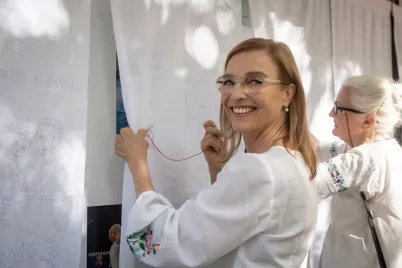 Vedd fel a fonalat, hímezz bele a Radnóti Színház plakátjába!