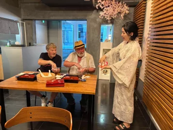 Scherer Péterék megmásszák a Távol-Keletet