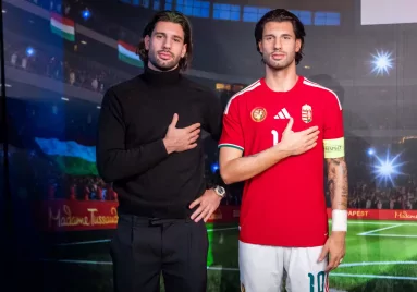 Átadták Szoboszlai Dominik viaszfiguráját a Madame Tussauds Budapest produkcióban