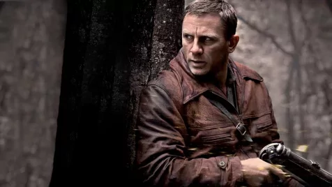Komoly történelmi vádak érték Daniel Craig partizánfilmjét