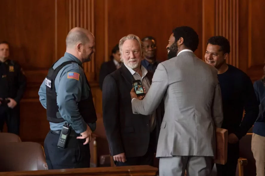 Az Amazon kivágta készülő filmjéből a gyerekmolesztálással vádolt Timothy Busfield karakterét