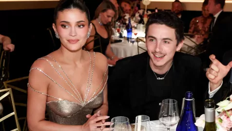 A szájról olvasó elmondta, miről beszélhetett Timothée Chalamet és Kylie Jenner a Golden Globe-gálán 