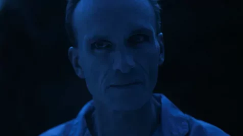 Itt a tavaly elhunyt Peter Greene utolsó filmjének előzetese – Mickey Rourke-kal az oldalán brillírozik