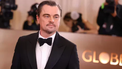 Kiderült, ki az a titokzatos személy, akivel Leonardo DiCaprio a Golden Globe-gála virális videójában beszélgetett