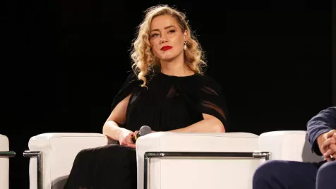 Egy új dokumentumfilmben beszél a nők elhallgattatásáról Amber Heard, Johnny Depp exfelesége