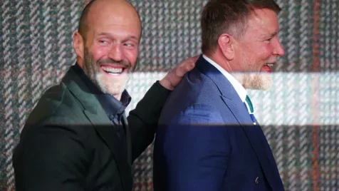 Újra együtt a Blöff rendezője és sztárja, Guy Ritchie és Jason Statham